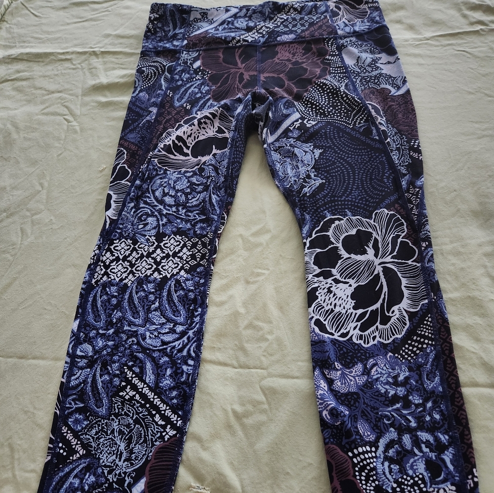 Athleta Blue and White Floral Paisley Leggings
